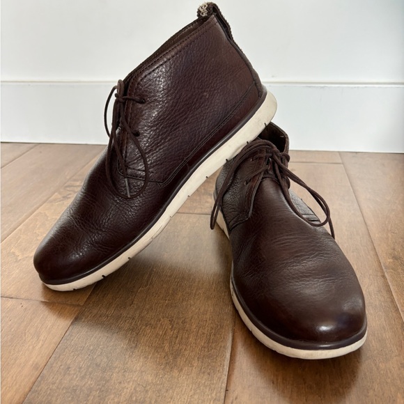 UGGS - Picture 8 of 9